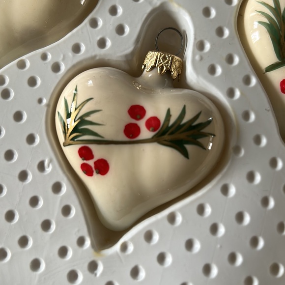Vintage boxed set of 4 Kurt Adler hand crafted heart shaped Christmas ornaments - Picture 4 of 13